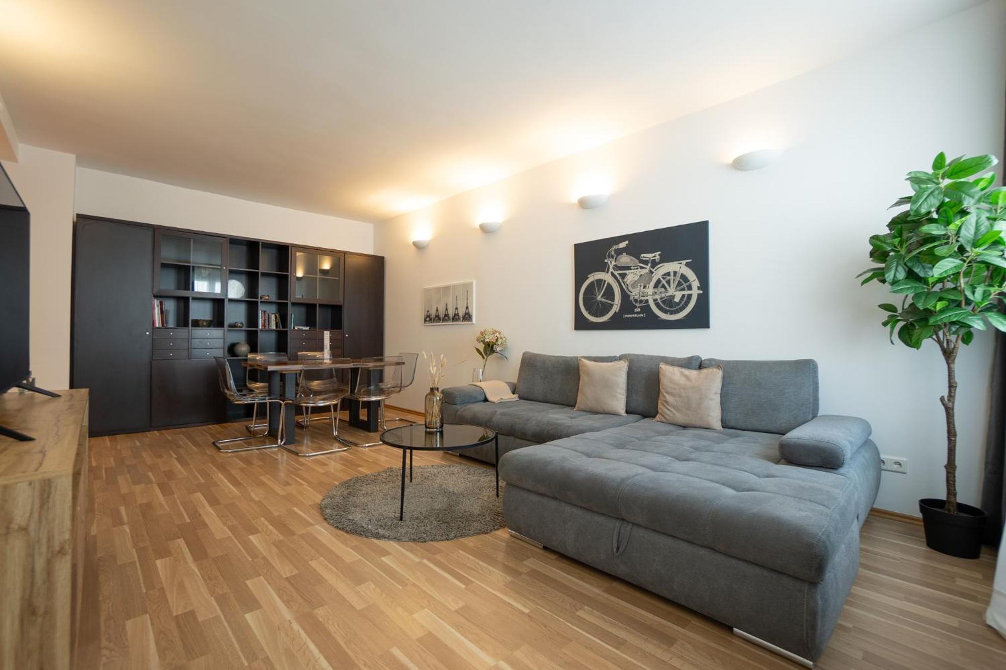 Charming With Balcony, Close To Stephansdom Cathedral