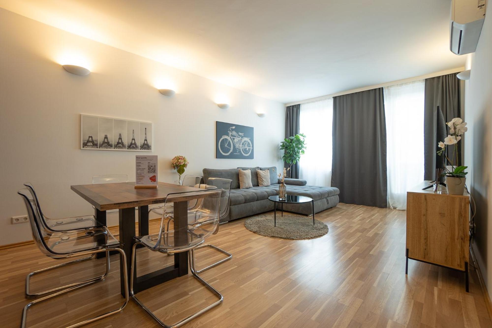 Charming With Balcony, Close To Stephansdom Cathedral * Wien