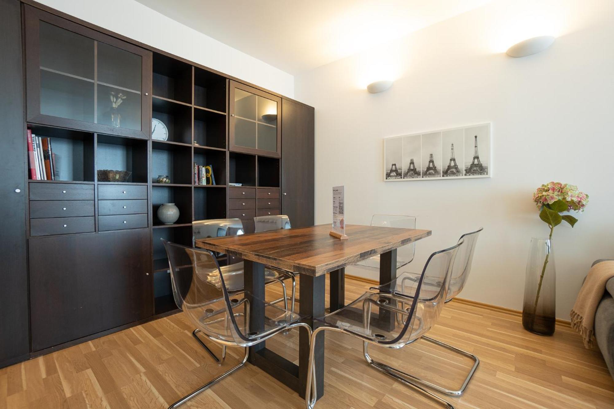 Charming With Balcony, Close To Stephansdom Cathedral Wien