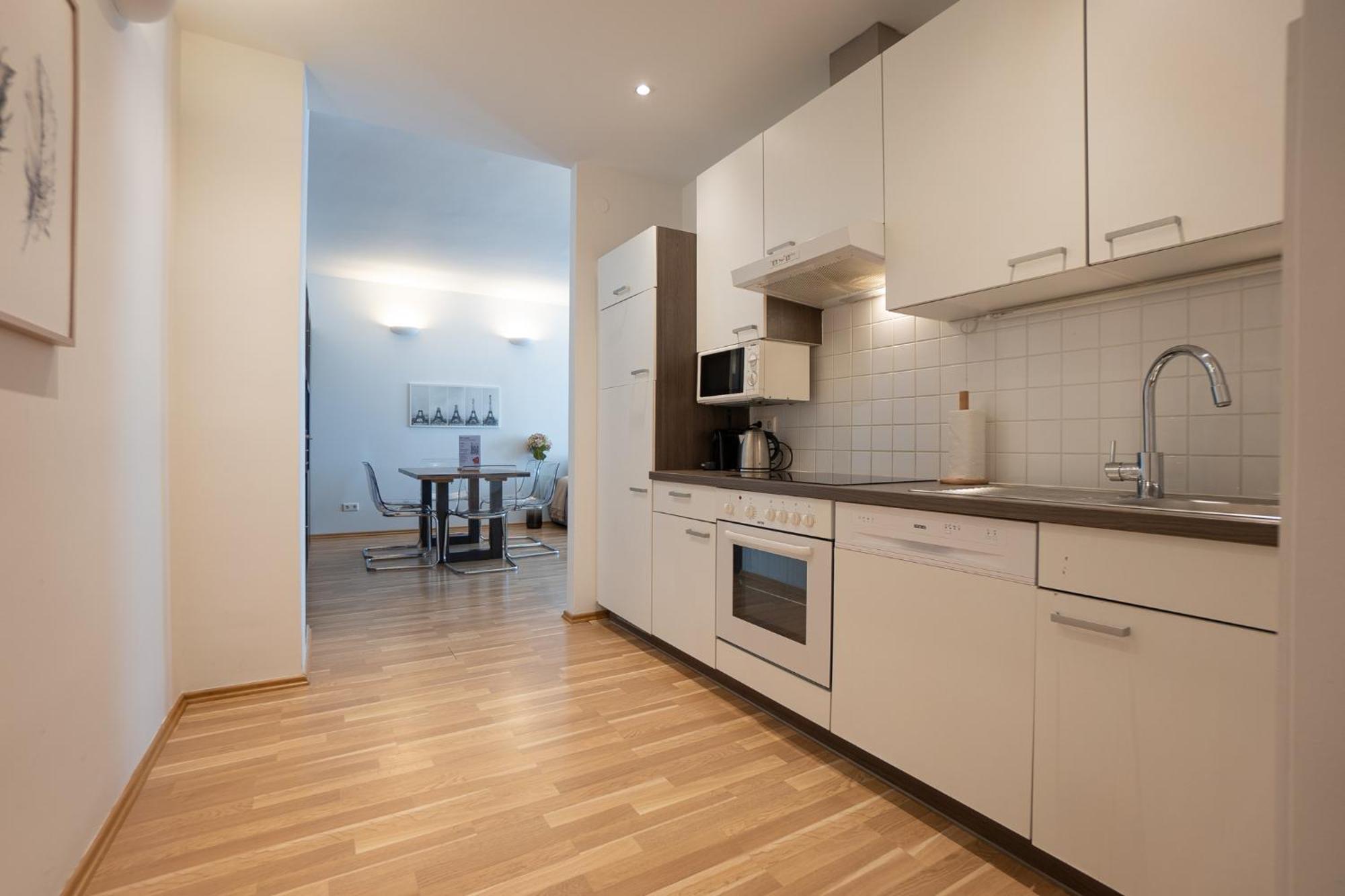Charming With Balcony, Close To Stephansdom Cathedral Apartment Wien